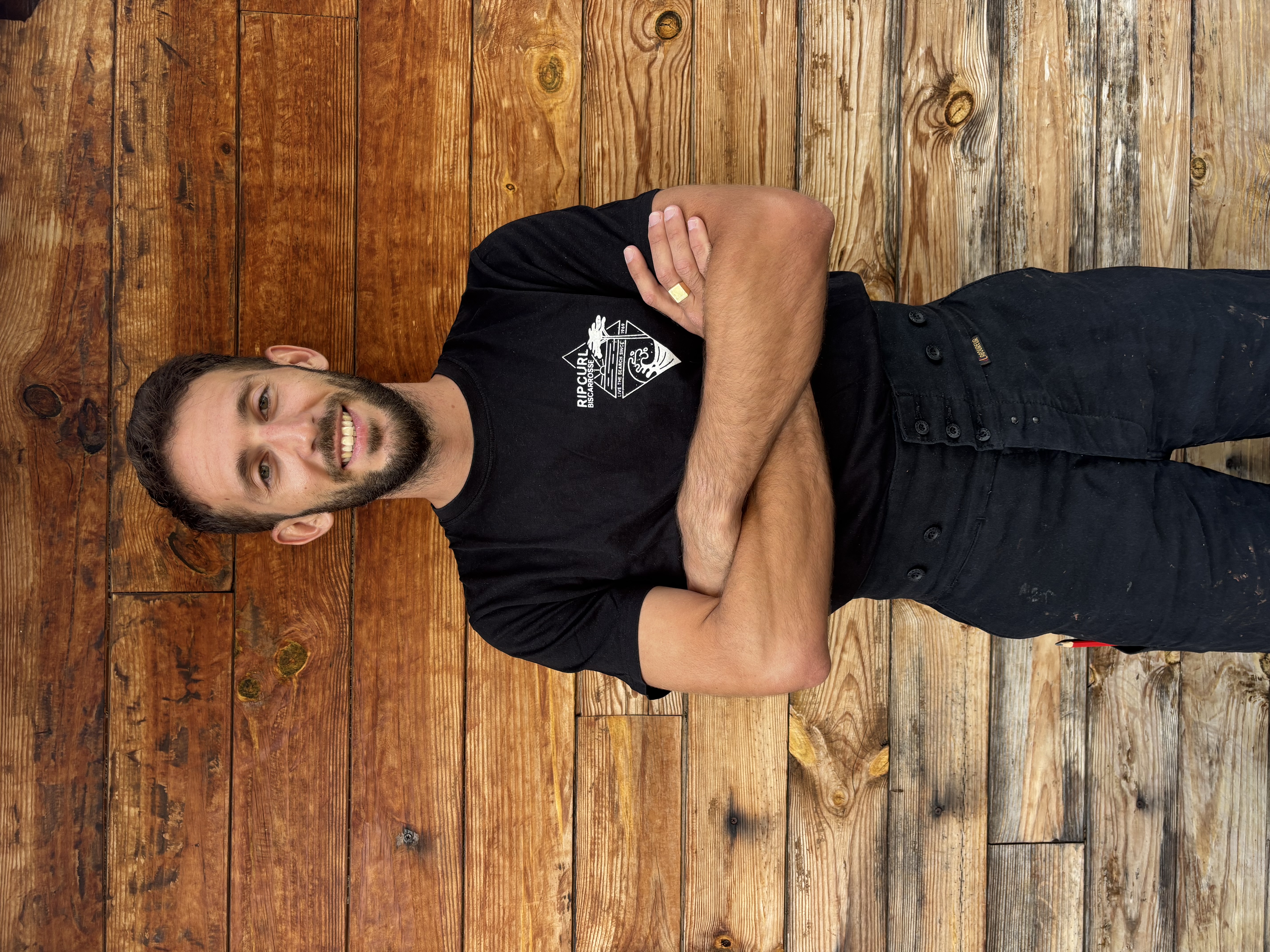 Gary Bouchex Bellomie, artisan charpentier, sur un chantier
